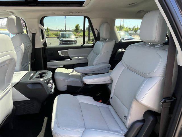 2025 Ford Expedition Platinum MAX