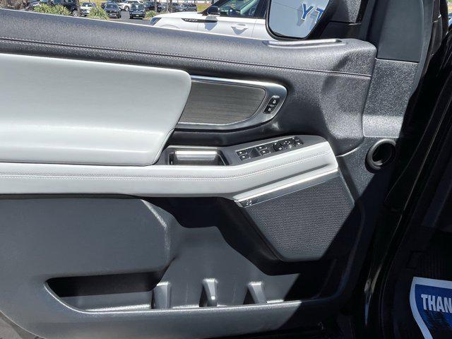 2025 Ford Expedition Platinum MAX