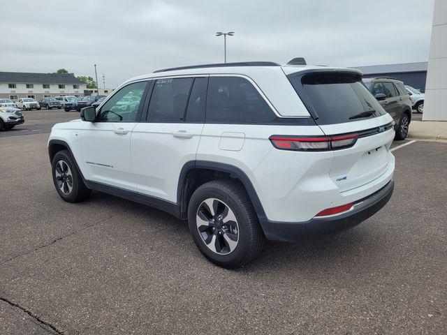 2024 Jeep Grand Cherokee Base