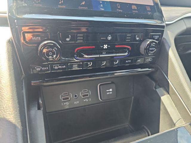 2024 Jeep Grand Cherokee Base