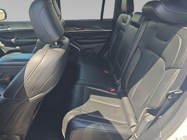 2024 Jeep Grand Cherokee Base