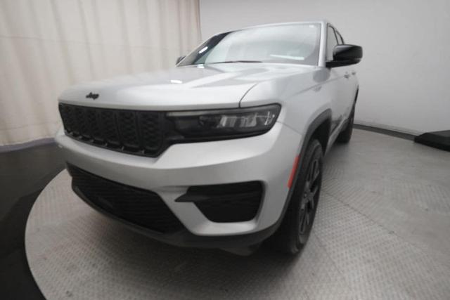 2025 Jeep Grand Cherokee Altitude 4x4