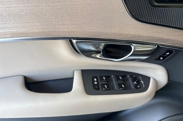 2026 Volvo XC90 Plus, B5 AWD Gas (mild hybrid), Gasoline, Bright, 7 Seats