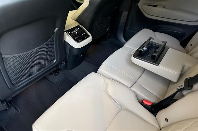 2026 Volvo XC90 Plus, B5 AWD Gas (mild hybrid), Gasoline, Bright, 7 Seats