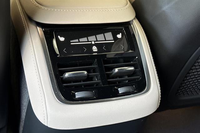 2026 Volvo XC90 Plus, B5 AWD Gas (mild hybrid), Gasoline, Bright, 7 Seats