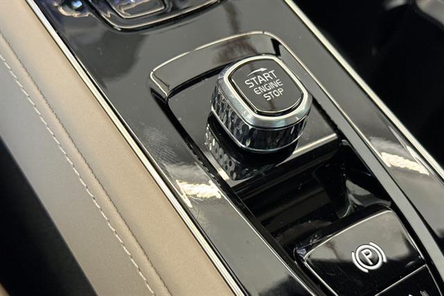 2026 Volvo XC90 Plus, B5 AWD Gas (mild hybrid), Gasoline, Bright, 7 Seats