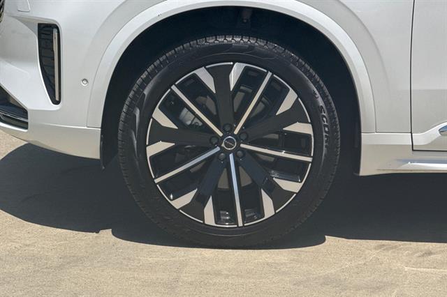 2026 Volvo XC90 Plus, B5 AWD Gas (mild hybrid), Gasoline, Bright, 7 Seats