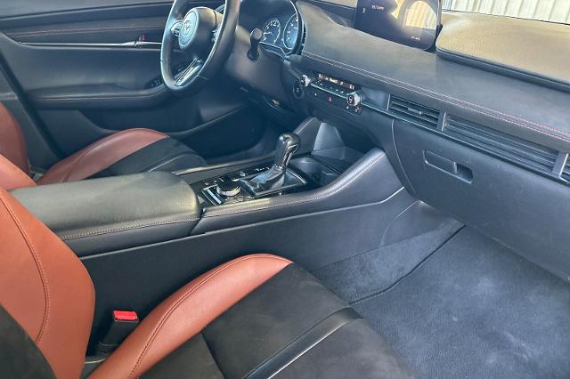 2024 Mazda Mazda3 2.5 Carbon Turbo