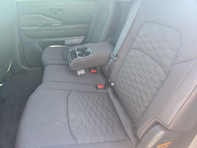 2025 Nissan Pathfinder SV 4WD