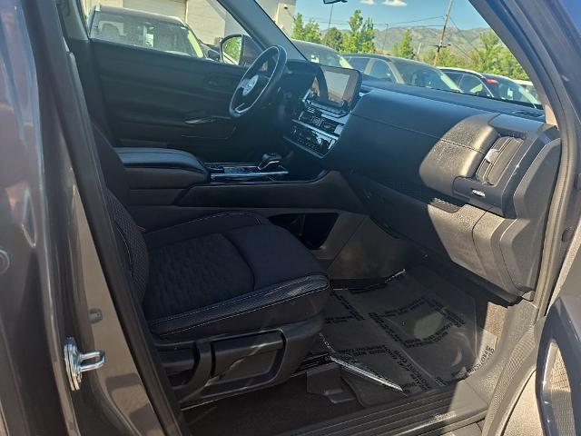 2025 Nissan Pathfinder SV 4WD