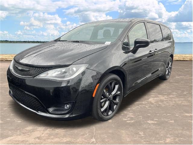 2020 Chrysler Pacifica Touring