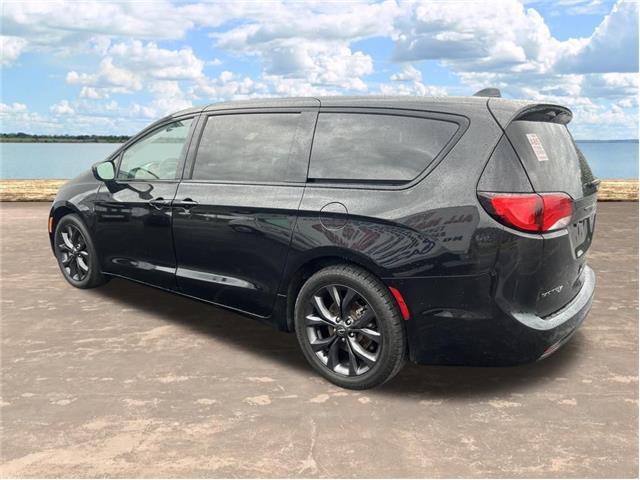 2020 Chrysler Pacifica Touring