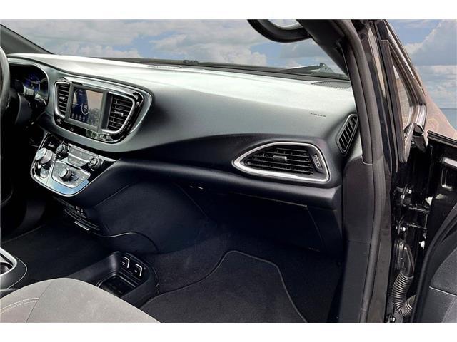 2020 Chrysler Pacifica Touring