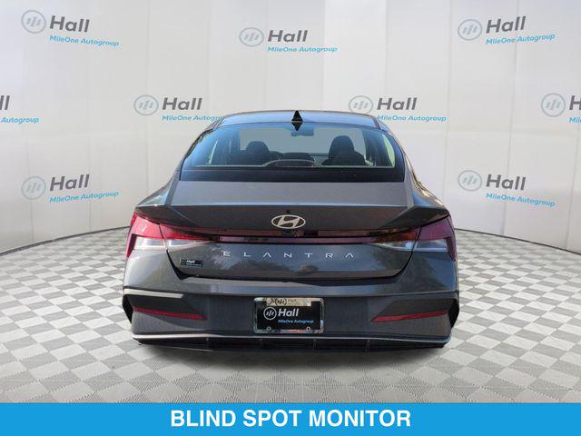 2024 Hyundai Elantra SE