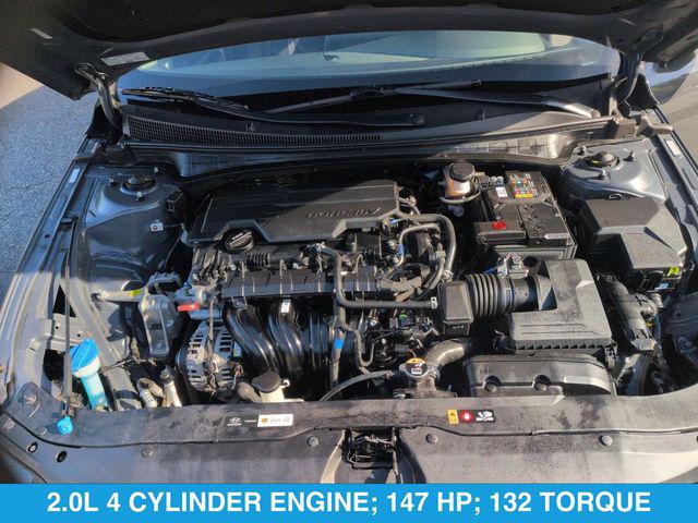 2024 Hyundai Elantra SE