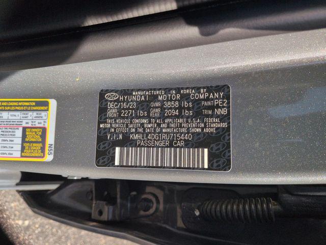 2024 Hyundai Elantra SE