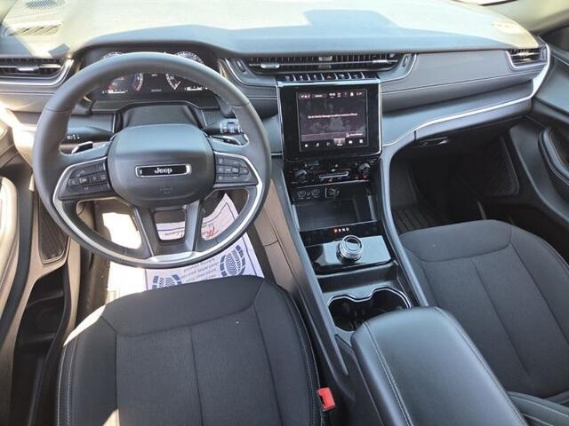 2025 Jeep Grand Cherokee Laredo X 4x2