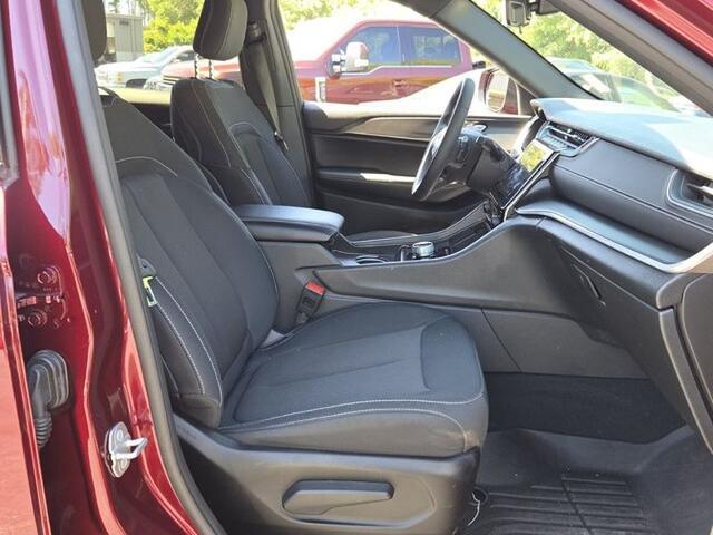 2025 Jeep Grand Cherokee Laredo X 4x2