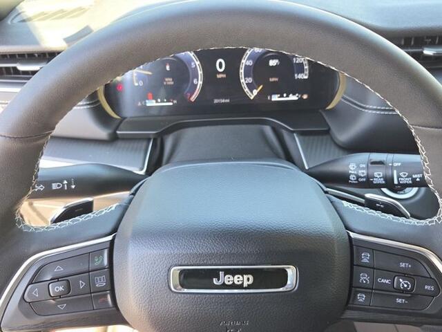 2025 Jeep Grand Cherokee Laredo X 4x2