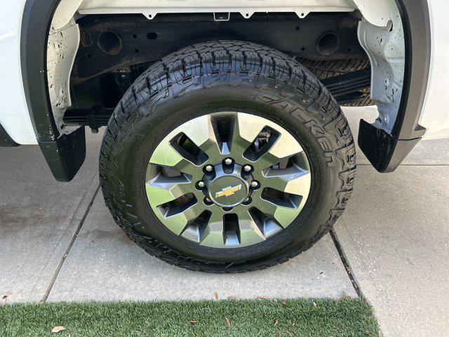 2023 Chevrolet Silverado 2500HD 4WD Crew Cab Standard Bed Custom