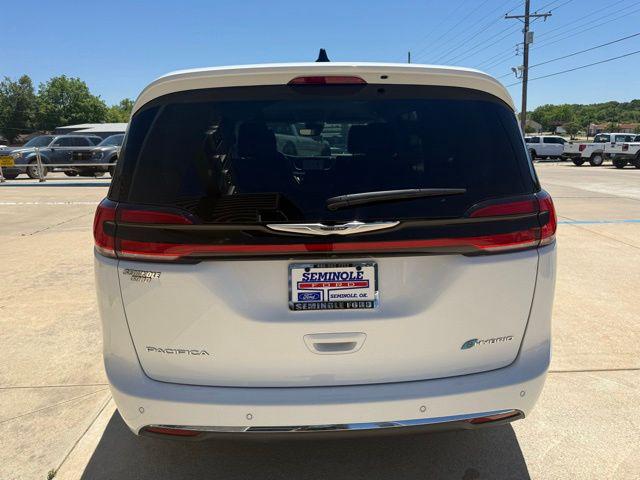 2024 Chrysler Pacifica Hybrid Select