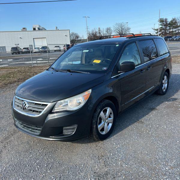 2011 Volkswagen Routan SE for sale in Bath, PA