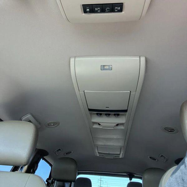 2011 Volkswagen Routan SE