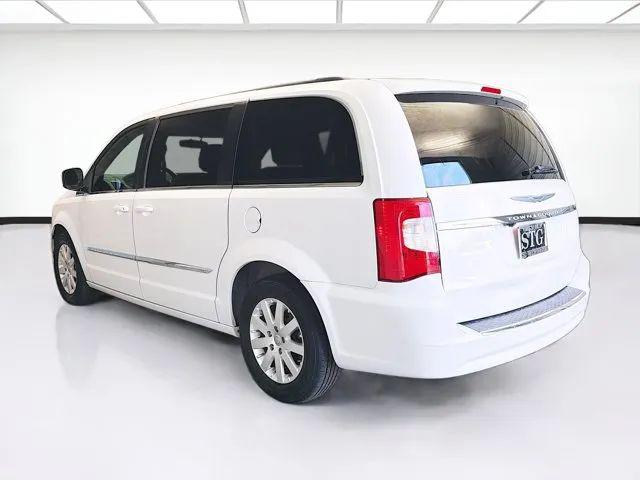 2016 Chrysler Town & Country Touring