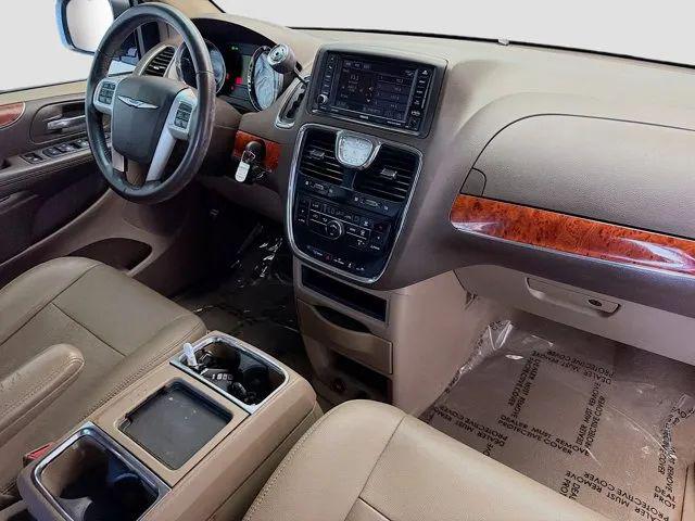 2016 Chrysler Town & Country Touring