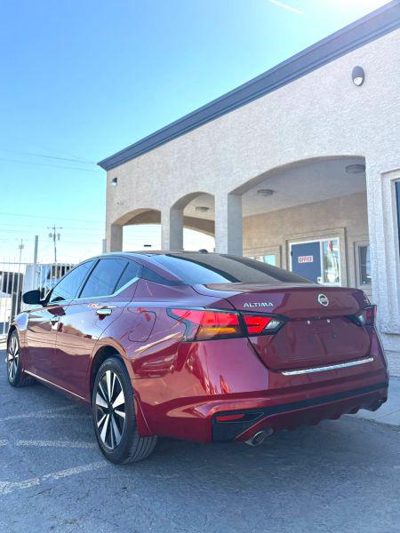 2022 Nissan Altima SL FWD
