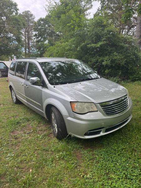 2011 Chrysler Town & Country Touring-L