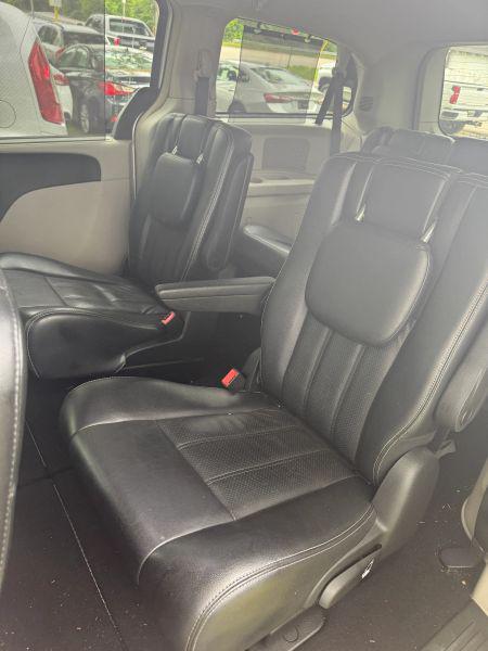 2011 Chrysler Town & Country Touring-L