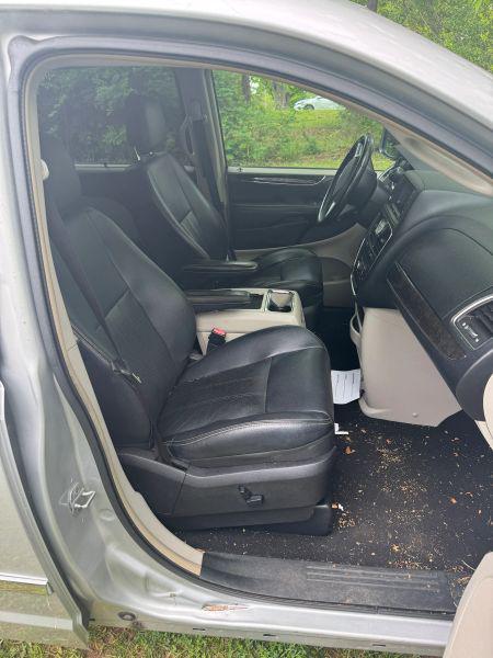 2011 Chrysler Town & Country Touring-L