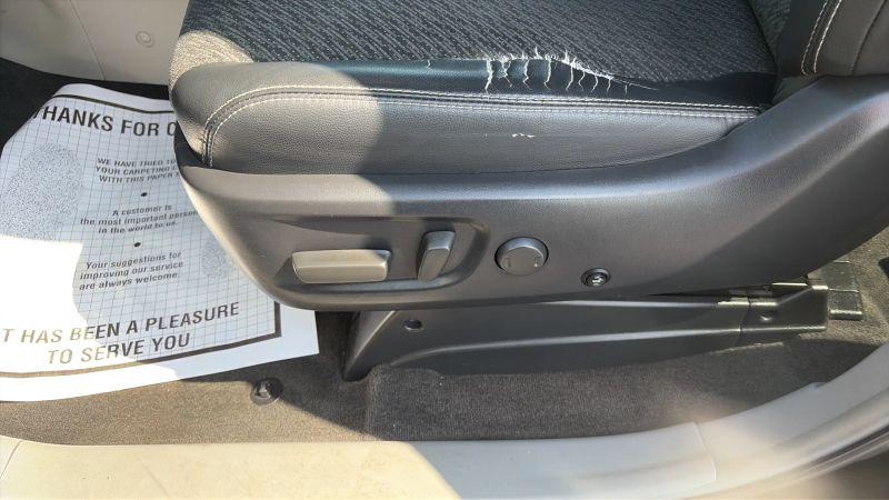 2013 Toyota Sienna SE 8 Passenger