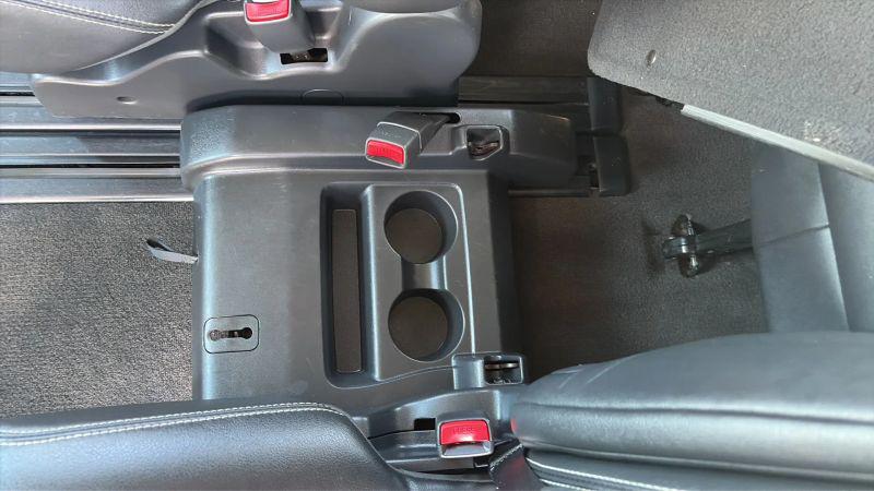 2013 Toyota Sienna SE 8 Passenger