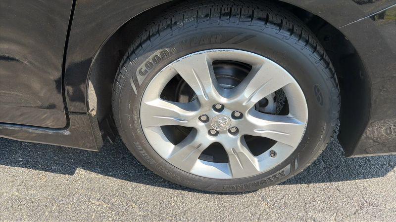 2013 Toyota Sienna SE 8 Passenger