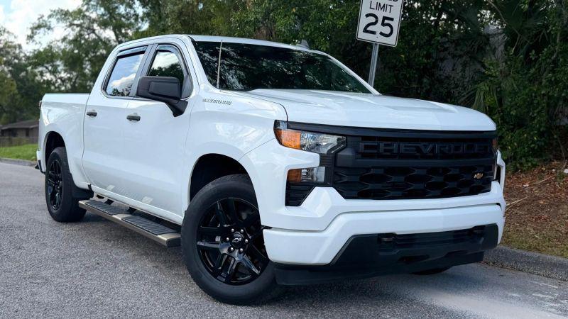 2022 Chevrolet Silverado 1500 2WD Crew Cab Short Bed Custom