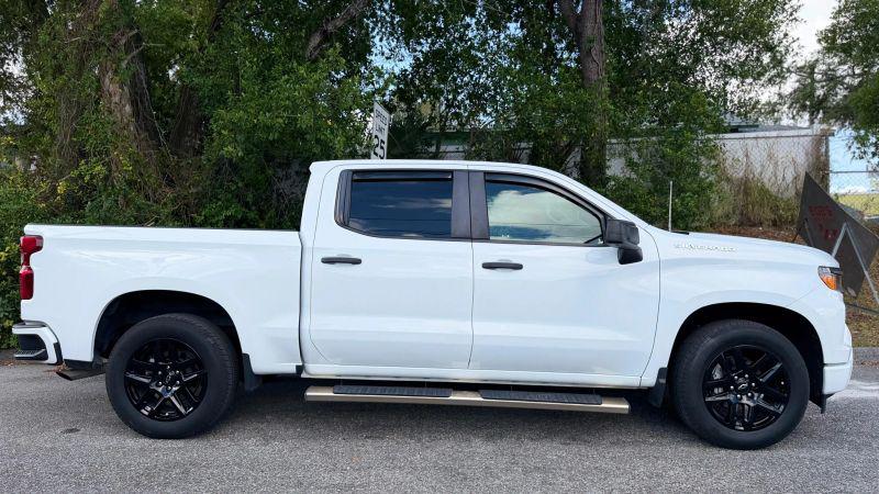 2022 Chevrolet Silverado 1500 2WD Crew Cab Short Bed Custom