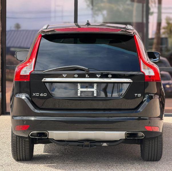 2016 Volvo XC60 T5 Drive-E Premier
