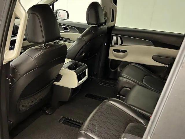 2023 Kia Carnival MPV LX Seat Package