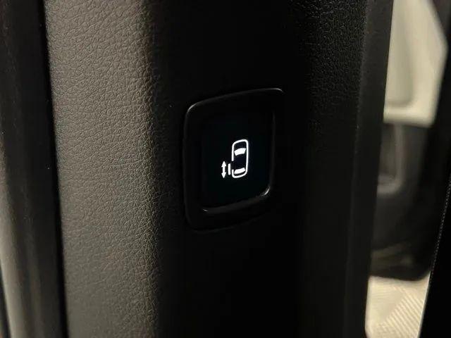 2023 Kia Carnival MPV LX Seat Package
