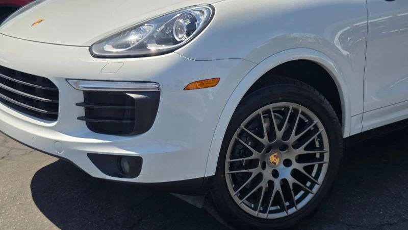 2017 Porsche Cayenne Base