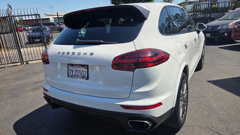 2017 Porsche Cayenne Base