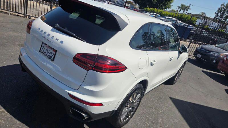 2017 Porsche Cayenne Base