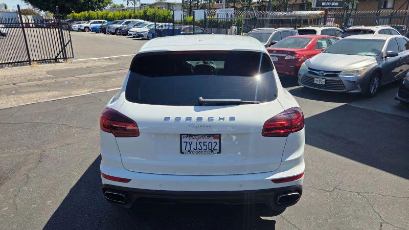 2017 Porsche Cayenne Base