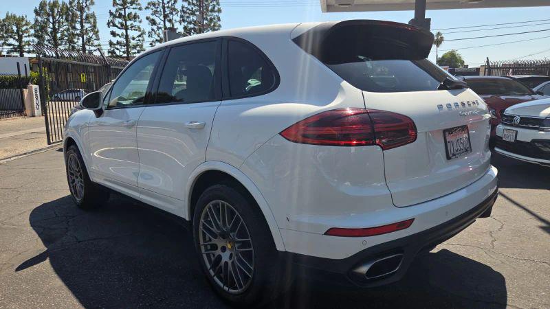2017 Porsche Cayenne Base