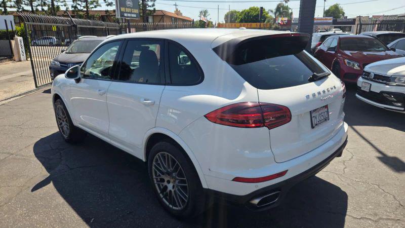 2017 Porsche Cayenne Base