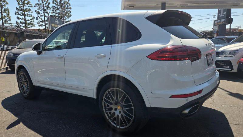 2017 Porsche Cayenne Base