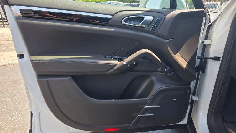 2017 Porsche Cayenne Base