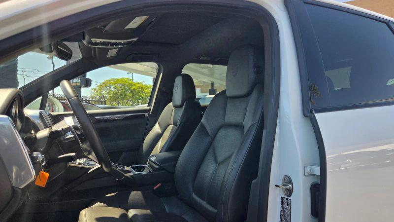 2017 Porsche Cayenne Base